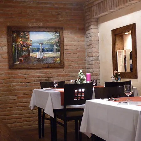 Ristorante Moretti 게스트하우스 니트라